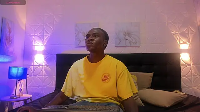Snapshot of george_lance chatting on October 19, 10:12 pm george lance online show from October 19, 10:12 pm