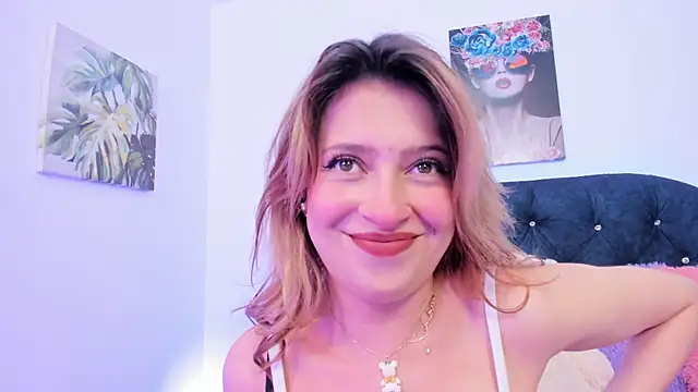 Snapshot of Kyvella_Myric chatting on October 20, 10:54 pm Kyvella Myric online show from October 20, 10:54 pm