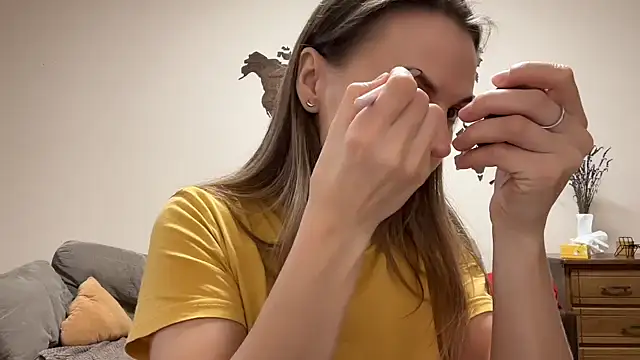 AnnieLove7722 online show from November 10, 10:31 am