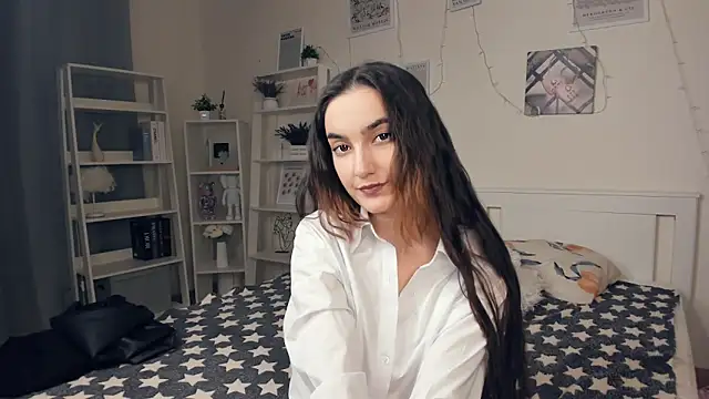 Snapshot of EmmaBuffley chatting on October 31, 8:22 am EmmaBuffley online show from October 31, 8:22 am