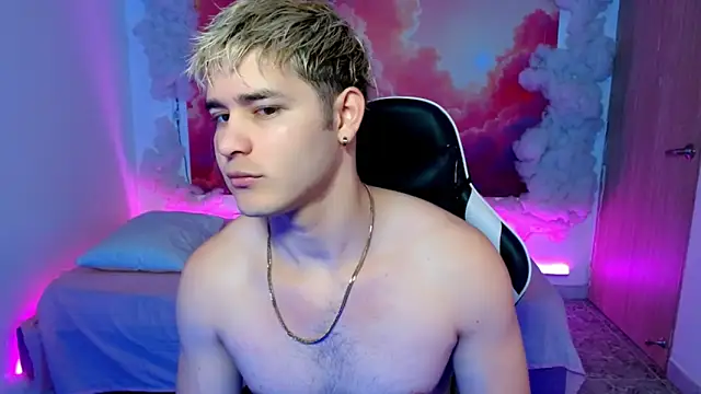 AlexPiersss online show from December 1, 7:15 pm