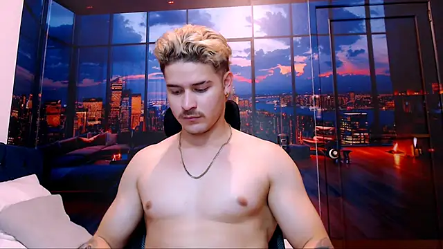 AlexPiersss online show from October 4, 7:15 pm