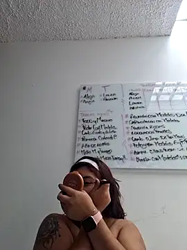 Snapshot of Karoline_Amber chatting on October 9, 7:58 pm Karoline Amber online show from October 9, 7:58 pm