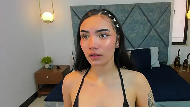Daphne Nicolle online show from September 30, 2:23 pm