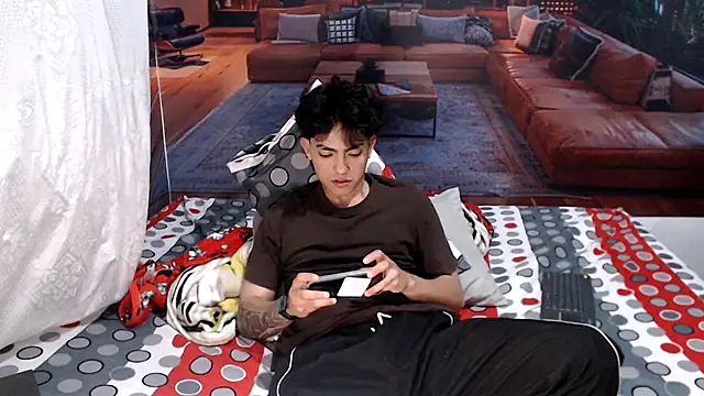 RomeoMillerr online show from June 21, 5:02 am