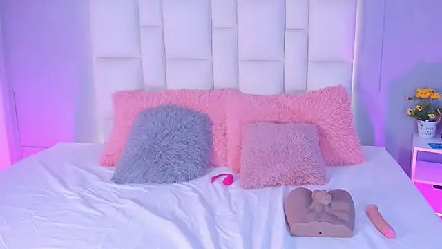 Snapshot of Athenea__fox chatting on November 25, 11:32 am Athenea fox online show from November 25, 11:32 am