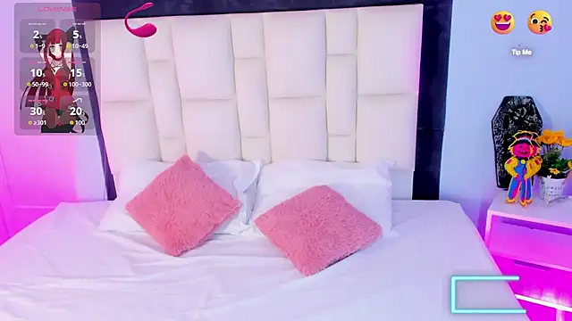 Snapshot of Athenea__fox chatting on October 24, 11:42 am Athenea fox online show from October 24, 11:42 am