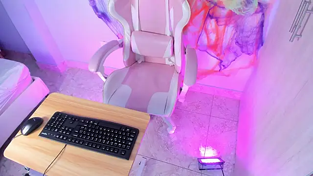 Snapshot of Athenea__fox chatting on October 29, 12:04 pm Athenea fox online show from October 29, 12:04 pm