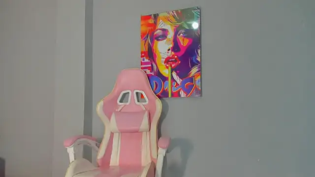 Athenea  fox online show from December 22, 12:38 pm