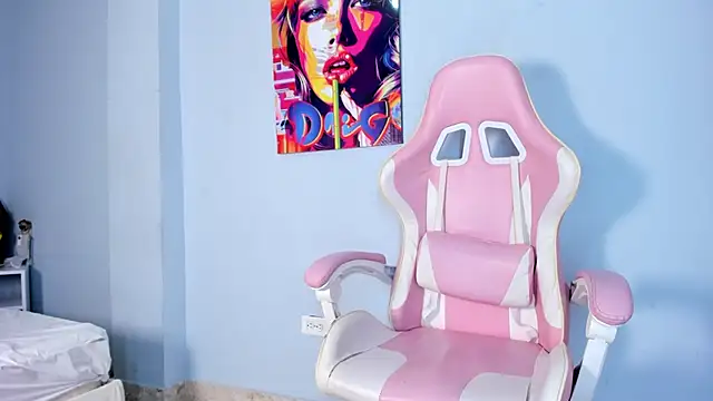 Snapshot of Athenea__fox chatting on November 5, 11:46 am Athenea fox online show from November 5, 11:46 am