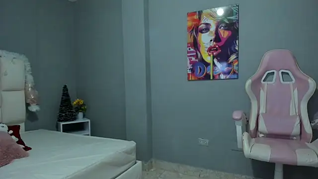 Athenea  fox online show from December 19, 11:56 am