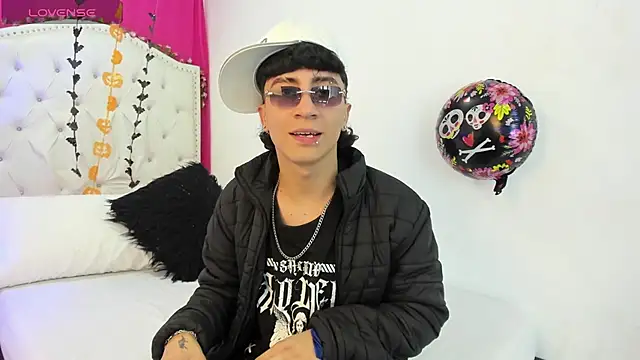 XaanderGrey online show from October 14, 7:36 pm