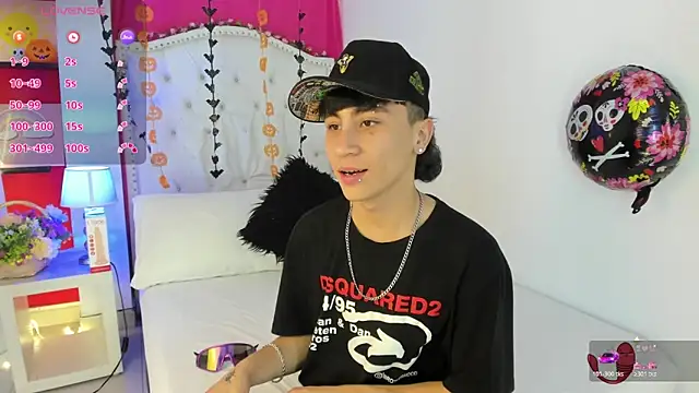 XaanderGrey online show from October 24, 7:35 pm