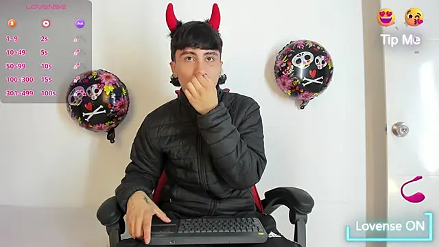 XaanderGrey online show from October 18, 7:38 pm