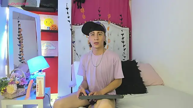 XaanderGrey online show from October 30, 7:55 pm