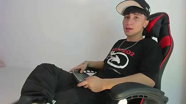 XaanderGrey online show from November 10, 7:30 pm