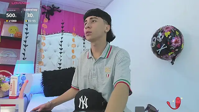 XaanderGrey online show from November 3, 7:28 pm