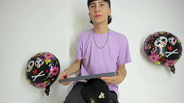 XaanderGrey online show from October 7, 7:04 pm