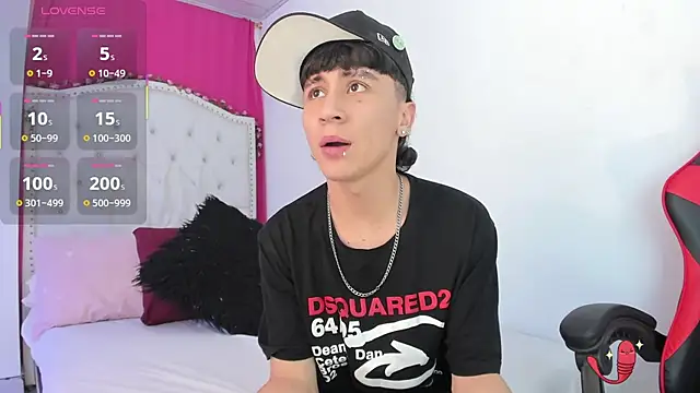 XaanderGrey online show from November 4, 7:50 pm