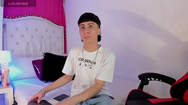 XaanderGrey online show from November 5, 7:39 pm