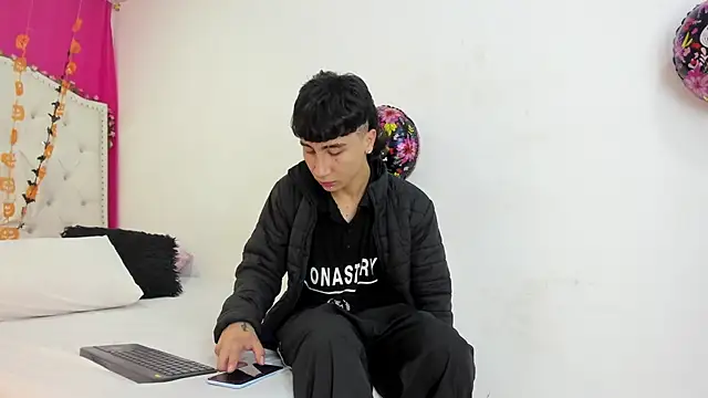 XaanderGrey online show from October 10, 7:15 pm