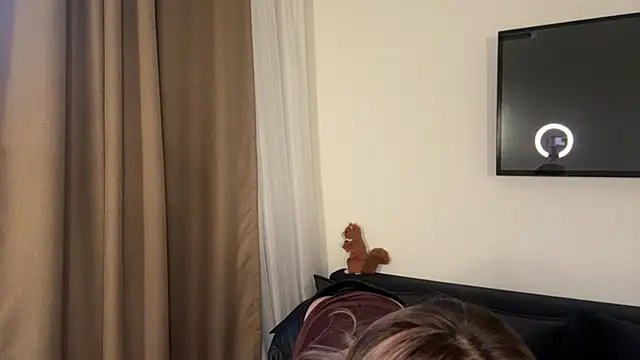 Ur neighbor Kira online show from March 28, 1:23 pm