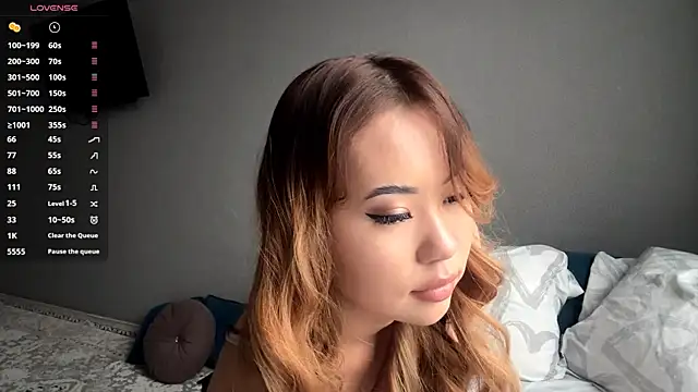 Ur neighbor Kira online show from February 12, 11:10 am