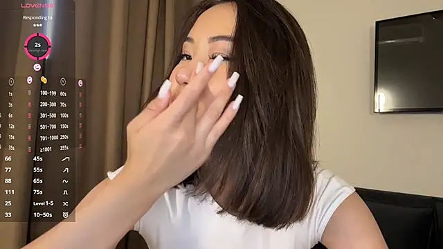 Ur neighbor Kira online show from April 30, 1:18 pm