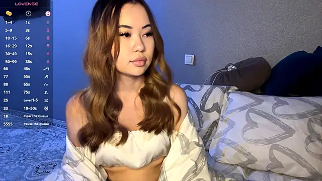 Ur neighbor Kira online show from January 17, 12:20 pm