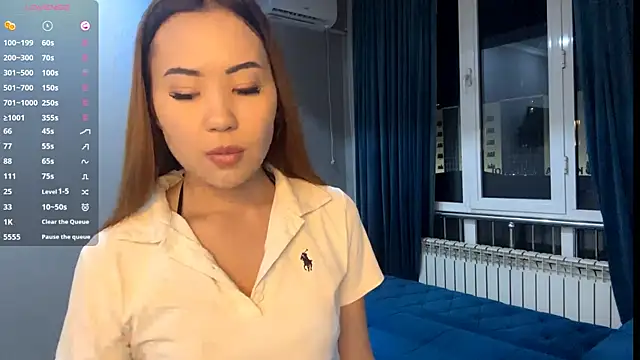 Ur neighbor Kira online show from January 11, 1:18 pm