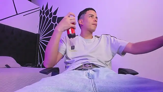 Snapshot of JuanSixx chatting on September 30, 3:45 am JuanSixx online show from September 30, 3:45 am