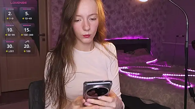 Snapshot of Why_me_stella chatting on April 22, 6:04 pm Why me stella online show from April 22, 6:04 pm