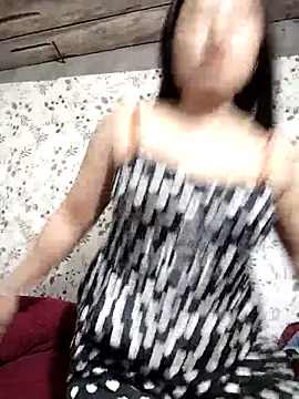 Snapshot of zhen-zo chatting on February 13, 1:11 pm zhen-zo online show from February 13, 1:11 pm