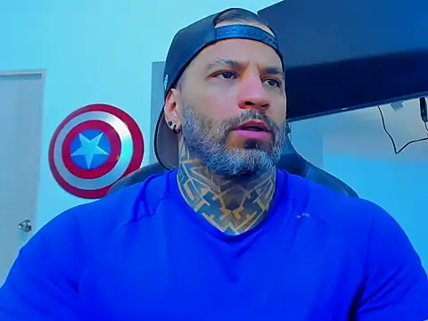 Snapshot of JoshRigby chatting on November 21, 8:30 pm JoshRigby online show from November 21, 8:30 pm