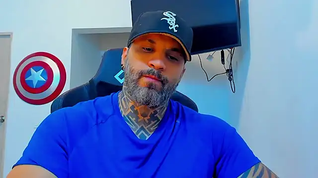 JoshRigby online show from January 14, 7:06 pm