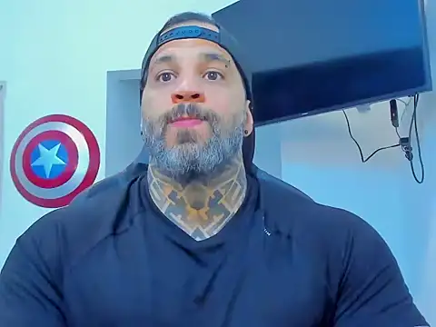 Snapshot of JoshRigby chatting on November 29, 8:31 pm JoshRigby online show from November 29, 8:31 pm