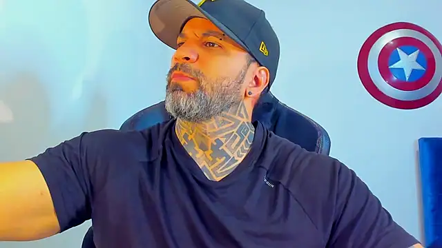 JoshRigby online show from April 4, 7:09 pm