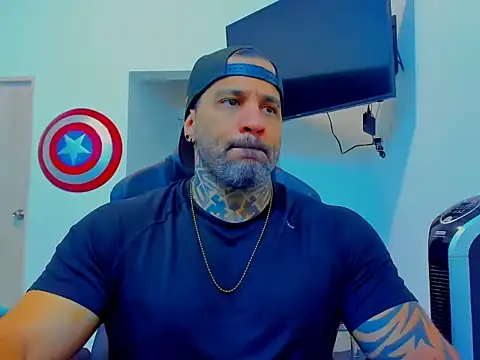 Snapshot of JoshRigby chatting on October 24, 8:19 pm JoshRigby online show from October 24, 8:19 pm