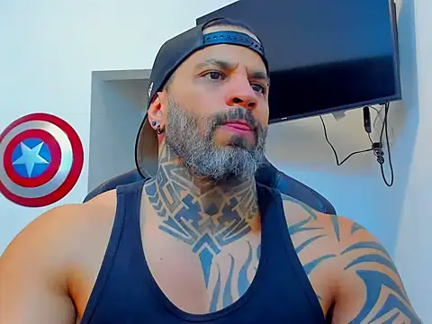 Snapshot of JoshRigby chatting on November 26, 8:53 pm JoshRigby online show from November 26, 8:53 pm