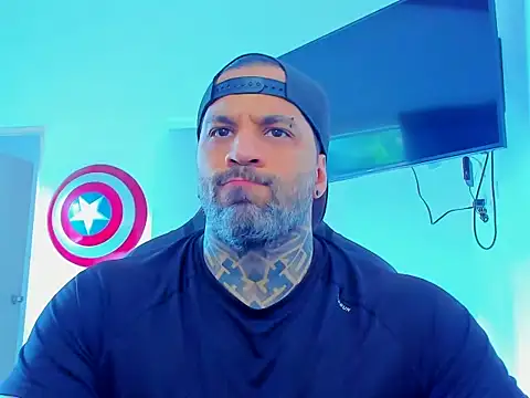 Snapshot of JoshRigby chatting on October 27, 8:32 pm JoshRigby online show from October 27, 8:32 pm