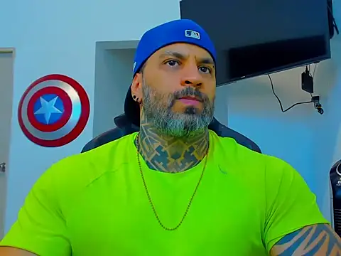 Snapshot of JoshRigby chatting on October 22, 8:08 pm JoshRigby online show from October 22, 8:08 pm