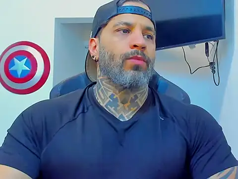 Snapshot of JoshRigby chatting on December 1, 8:10 pm JoshRigby online show from December 1, 8:10 pm