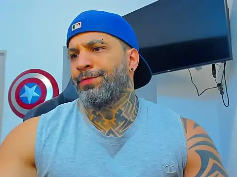 Snapshot of JoshRigby chatting on November 27, 8:09 pm JoshRigby online show from November 27, 8:09 pm