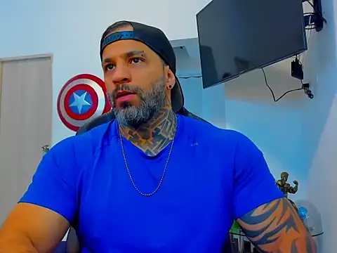 Snapshot of JoshRigby chatting on October 19, 8:55 pm JoshRigby online show from October 19, 8:55 pm