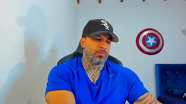 JoshRigby online show from April 12, 6:33 pm