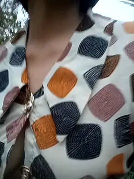 bree-zz online show from April 5, 11:06 am