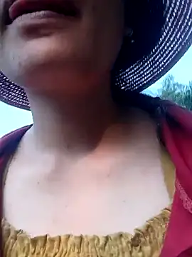 bree-zz online show from March 3, 12:39 am