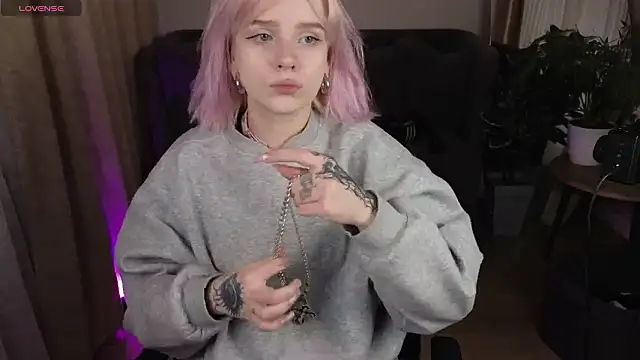 Snapshot of MayWins chatting on January 31, 9:02 pm MayWins online show from January 31, 9:02 pm