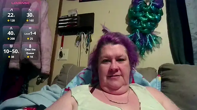 violentviolet68 online show from February 7, 5:10 pm