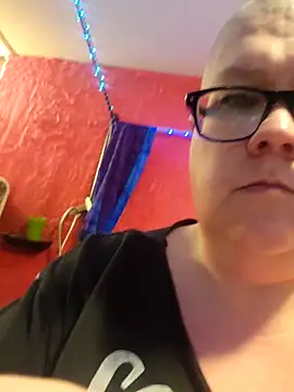 violentviolet68 online show from March 24, 12:38 pm